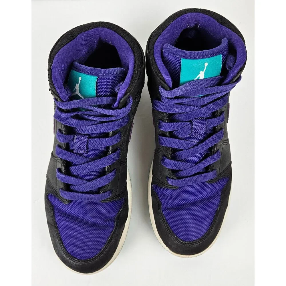 Air Jordan 1 mid grape sneakers. Size: 4.5Y